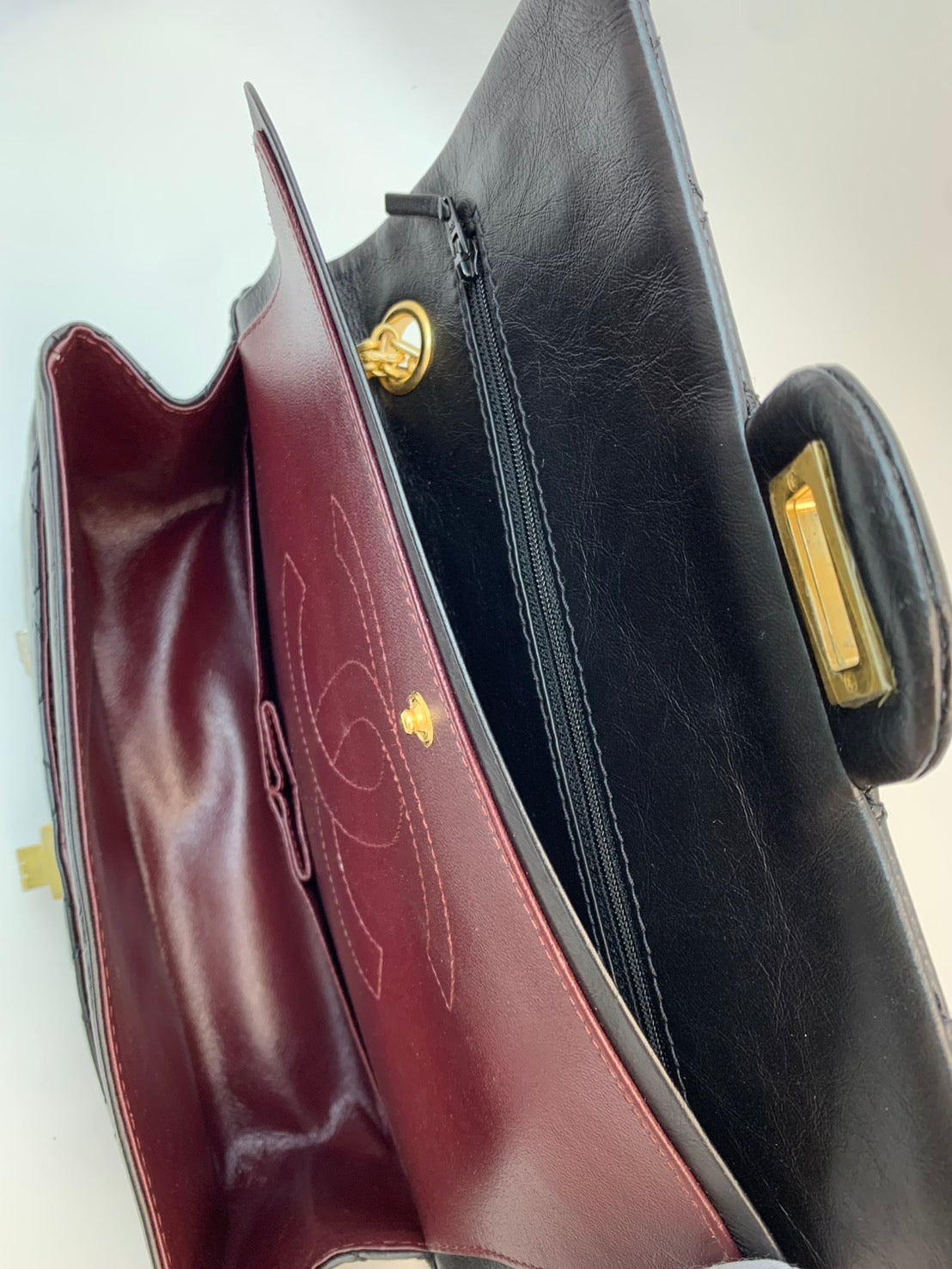 CHANEL 2.55 Reissue 225 Paris Souvenir Pins Flap Bag エイジドカーフスキン ブラック
