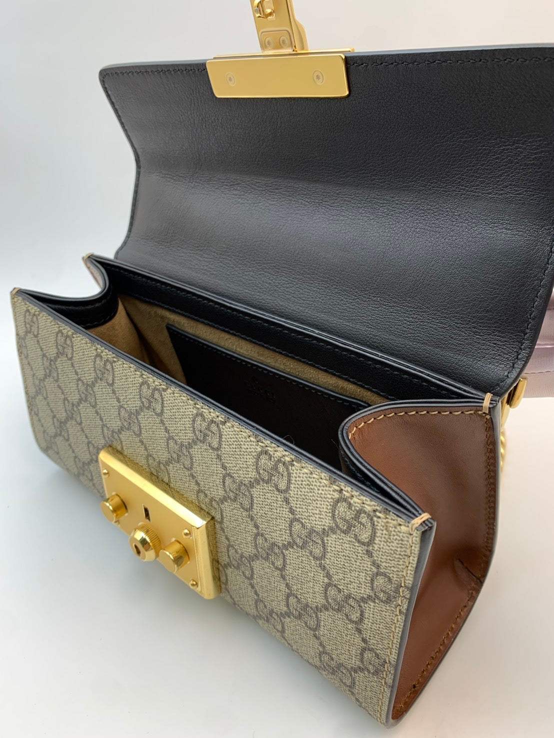 GUCCI Padlock GG Supreme キャンバス ベージュ/エボニー × ブラック
