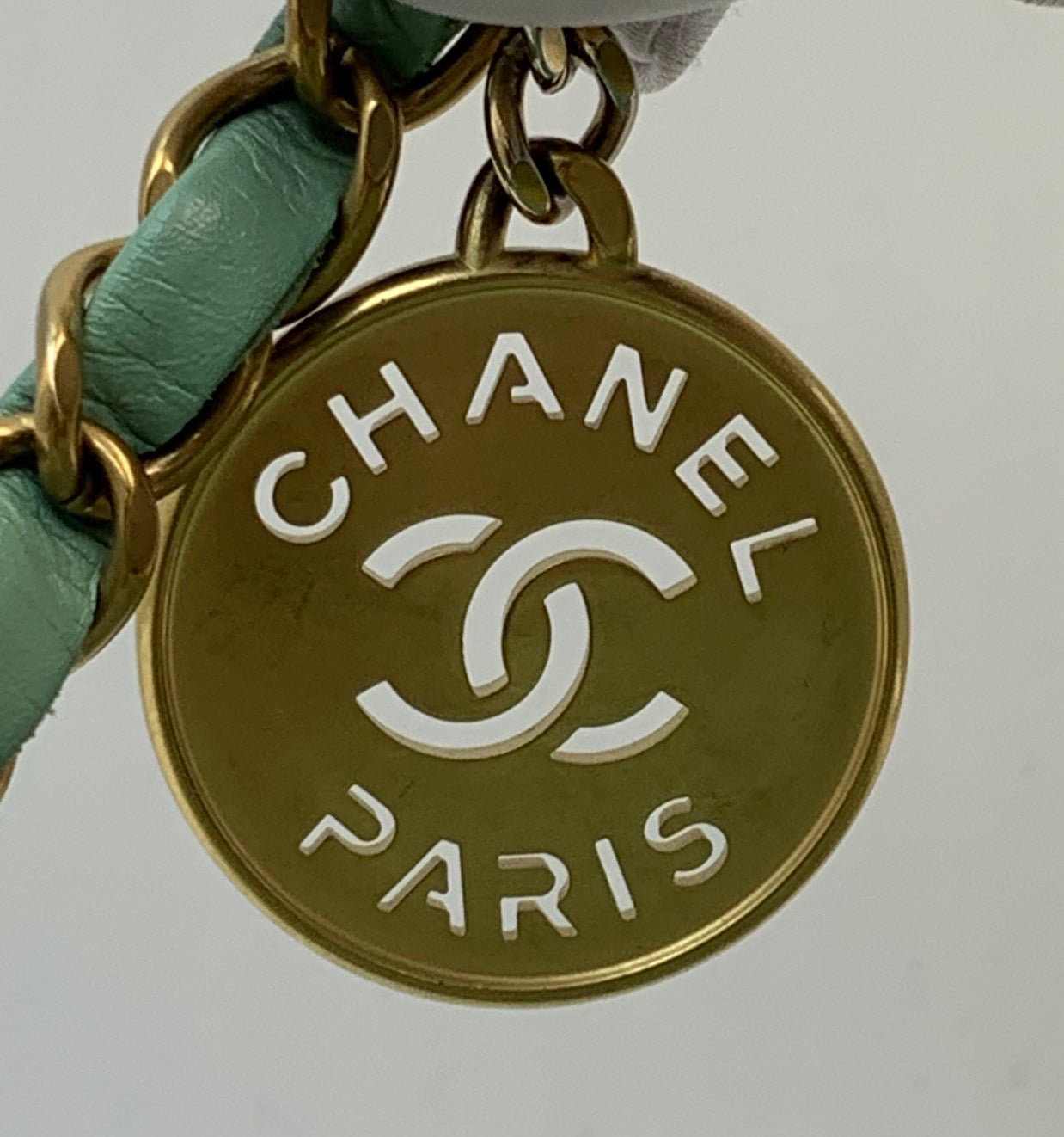 CHANEL 22 Large ハンドバッグ シャイニーカーフスキン